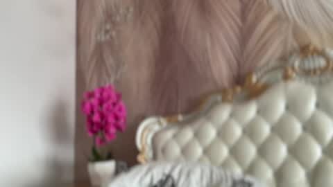 KiraDivine online show from April 2026 12:50:01 PM