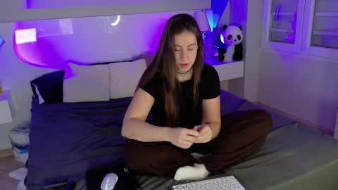 Kira online show from February 2026 08:12:01 AM