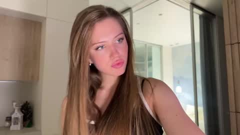 Kira online show from April 2026 04:00:01 PM