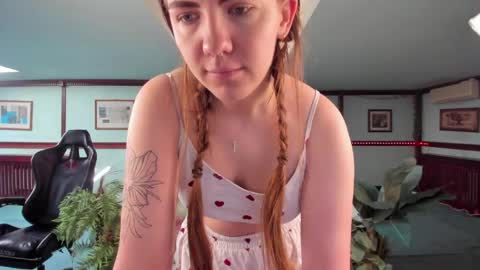 Snapshot of kirarustle chatting on May 2026 01:47:02 AM Kira online show from May 2026 01:47:02 AM