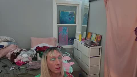 Snapshot of kirkcammerman1 chatting on January 2026 06:17:02 AM Onya online show from January 2026 06:17:02 AM