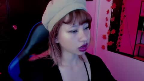 Snapshot of kitty__gang chatting on June 2026 12:57:02 PM kitty__gang online show from June 2026 12:57:02 PM