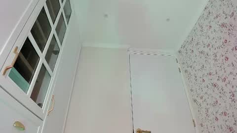 sophie online show from June 2026 07:57:02 PM