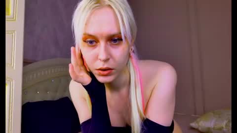 Evelyn online show from June 2026 09:25:02 AM