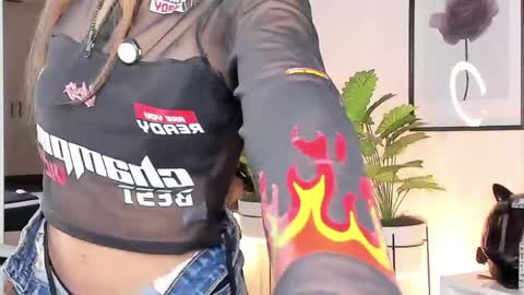 kitty online show from May 2026 10:40:02 PM