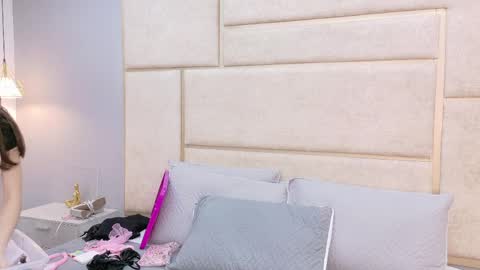 kitty_model online show from April 2026 12:39:01 PM