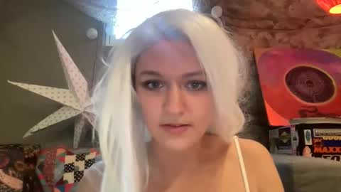 kittycat420710 online show from April 2026 11:57:01 PM