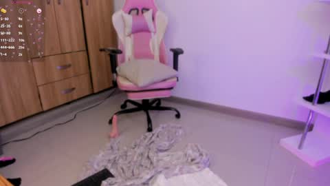 Snapshot of kittyfeet2 chatting on May 2026 10:47:01 PM kitty online show from May 2026 10:47:01 PM