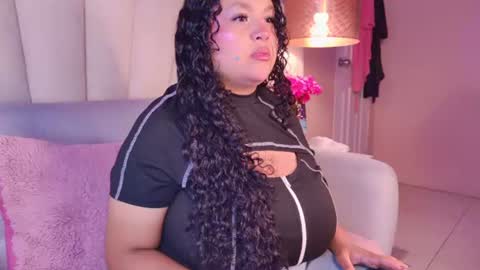 Snapshot of kity_hill chatting on June 2026 07:28:02 AM Kitty Hill online show from June 2026 07:28:02 AM