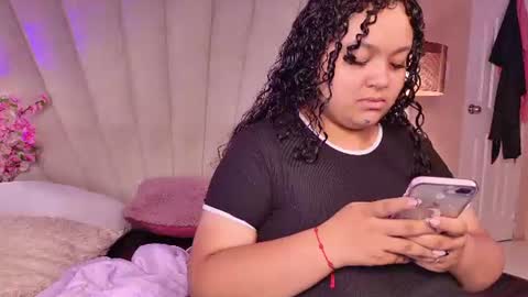 Snapshot of kity_hill chatting on June 2026 04:06:02 AM Kitty Hill online show from June 2026 04:06:02 AM