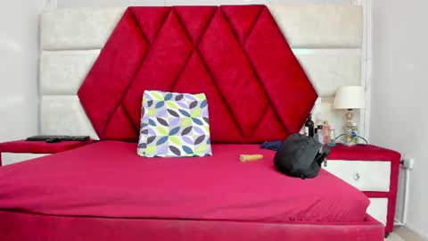 Luisa y Jairo online show from June 2026 12:09:02 PM