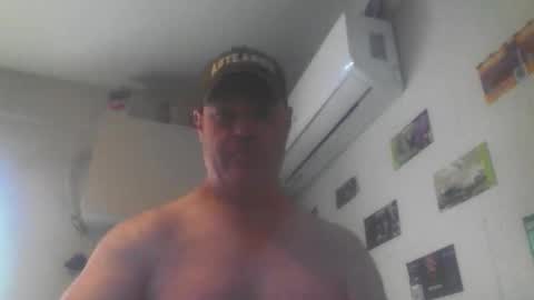 kiwiguy19773 online show from April 2026 10:56:02 PM