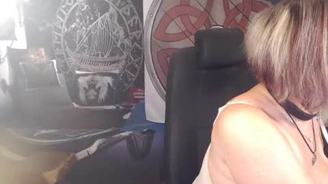 Snapshot of kleiner_teufel chatting on July 2026 04:05:02 AM Michelle online show from July 2026 04:05:02 AM