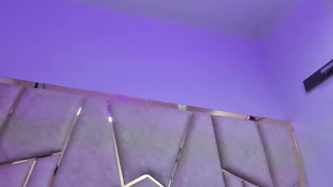 kloe online show from April 2026 05:51:02 AM