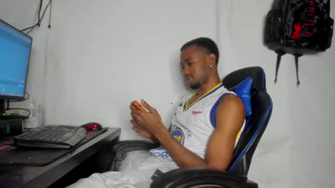 Snapshot of kofi_exotic_ chatting on May 2026 09:22:02 PM kofi online show from May 2026 09:22:02 PM