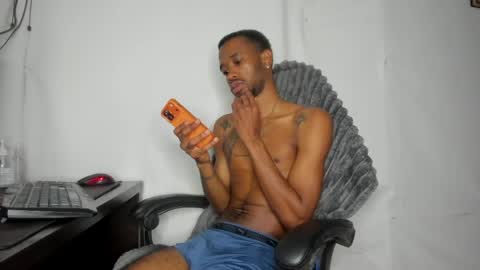 Snapshot of kofi_exotic_ chatting on May 2026 04:25:02 PM kofi online show from May 2026 04:25:02 PM