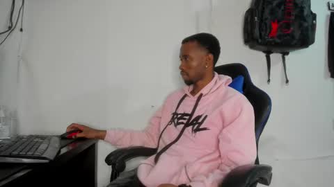 Snapshot of kofi_exotic_ chatting on May 2026 04:07:02 AM kofi online show from May 2026 04:07:02 AM