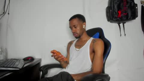 Snapshot of kofi_exotic_ chatting on May 2026 10:36:01 PM kofi online show from May 2026 10:36:01 PM