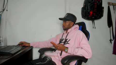 Snapshot of kofi_exotic_ chatting on May 2026 01:57:16 AM kofi online show from May 2026 01:57:16 AM