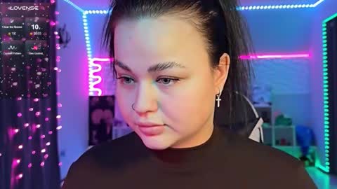 Mia online show from February 2026 12:59:02 PM