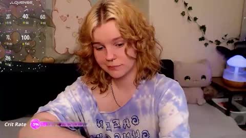 Snapshot of komorebbi chatting on April 2026 11:07:01 PM Marta online show from April 2026 11:07:01 PM