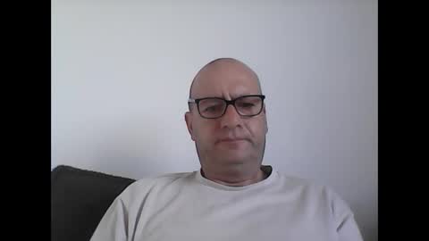 Snapshot of konsty17 chatting on March 2026 09:40:02 PM konsty17 online show from March 2026 09:40:02 PM