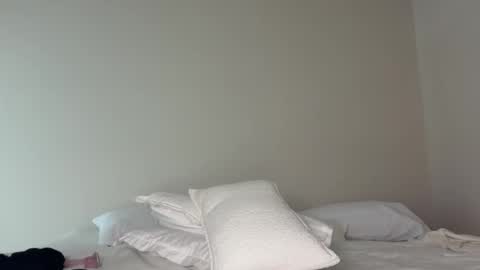 Korina online show from April 2026 12:02:01 AM