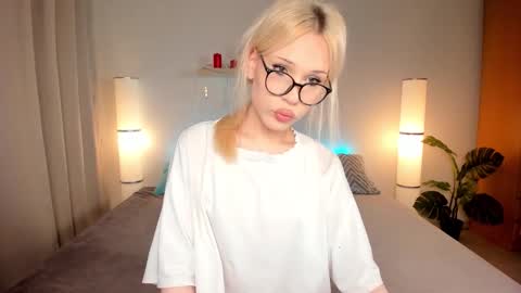 Kristal online show from September 2025 04:19:02 PM