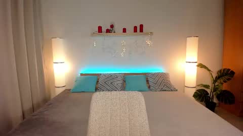 Kristal online show from September 2025 01:12:02 PM