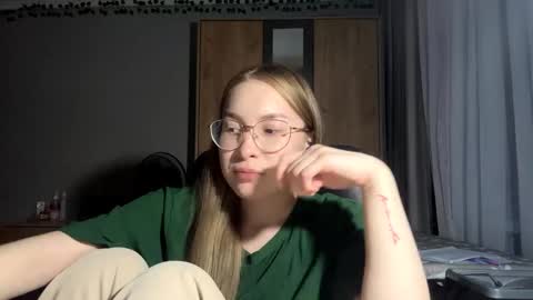 Mila online show from June 2026 06:24:02 PM