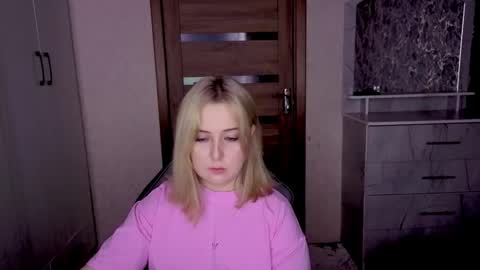 Snapshot of kristy_fran chatting on February 2026 09:46:02 PM Kristy online show from February 2026 09:46:02 PM