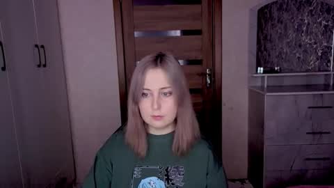 Snapshot of kristy_fran chatting on February 2026 09:09:02 PM Kristy online show from February 2026 09:09:02 PM