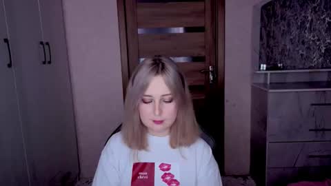 Snapshot of kristy_fran chatting on February 2026 11:08:01 PM Kristy online show from February 2026 11:08:01 PM