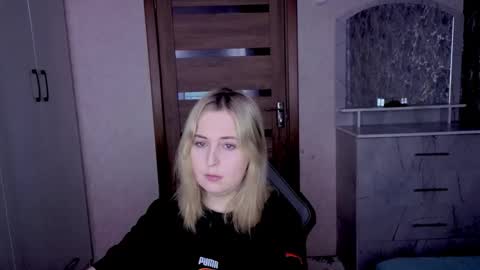 Snapshot of kristy_fran chatting on February 2026 10:52:02 PM Kristy online show from February 2026 10:52:02 PM