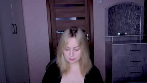 Snapshot of kristy_fran chatting on February 2026 09:12:02 PM Kristy online show from February 2026 09:12:02 PM