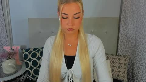 Snapshot of kristyflowers chatting on June 2026 02:11:01 PM KristyFlowers online show from June 2026 02:11:01 PM