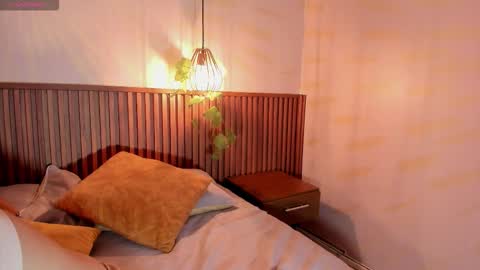 krystalswift_ online show from March 2026 03:22:02 AM