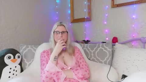 Snapshot of kunzitegoddess chatting on March 2026 12:51:02 PM Samantha online show from March 2026 12:51:02 PM