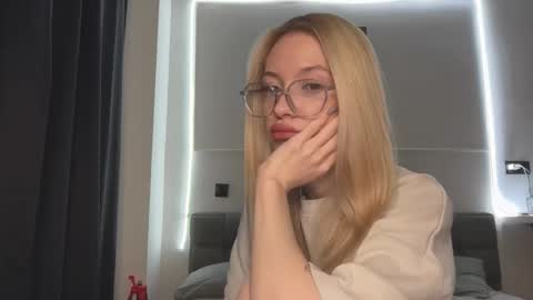 Bella and Alexandra online show from January 2026 12:16:01 AM