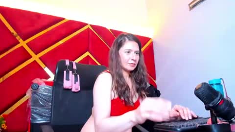 Snapshot of kylie_bloom chatting on July 2026 10:47:02 PM kylie_bloom online show from July 2026 10:47:02 PM
