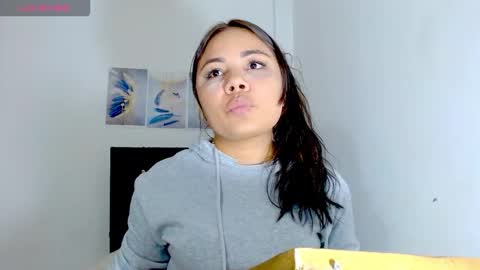 Snapshot of kylie_loveee chatting on October 2025 11:12:02 PM Paola online show from October 2025 11:12:02 PM