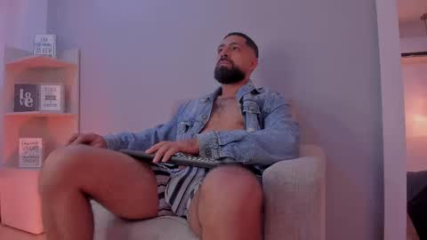 Kylliam Levis online show from April 2026 09:15:01 PM