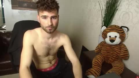 KyloEast online show from April 2026 04:37:01 AM