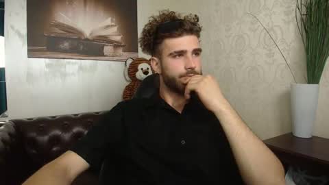 Snapshot of kyloeast chatting on June 2026 07:08:01 AM KyloEast online show from June 2026 07:08:01 AM