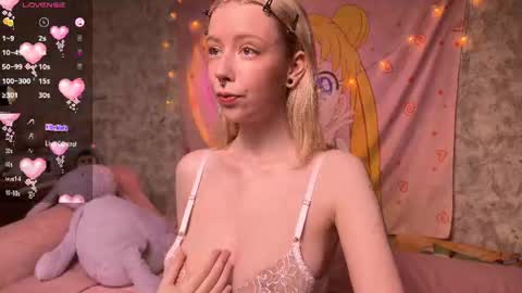 Snapshot of l1ttlekiki chatting on June 2026 05:38:02 PM Sara online show from June 2026 05:38:02 PM