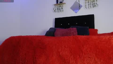 Snapshot of labrinthteasing chatting on July 2026 06:11:01 PM labrinthteasing online show from July 2026 06:11:01 PM