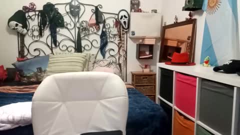 lachicadeldiablo online show from May 2026 07:00:02 PM