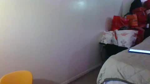 Snapshot of lachickadelbronx chatting on February 2025 05:23:01 AM lachickadelbronx online show from February 2025 05:23:01 AM