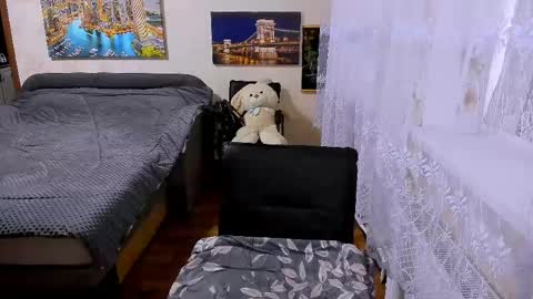 lady_boom_ online show from May 2026 04:01:01 PM