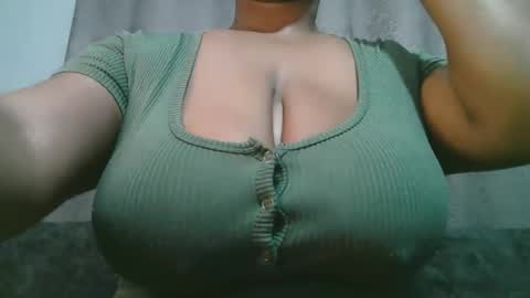 Snapshot of lady_dearra chatting on April 2026 03:53:01 AM lady_dearra online show from April 2026 03:53:01 AM